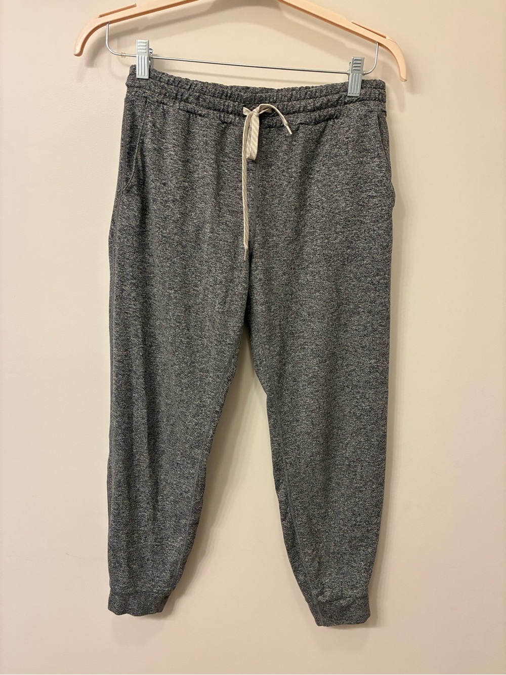 Vuori Charcoal Heather Performance Jogger Sweatpants with Drawstring